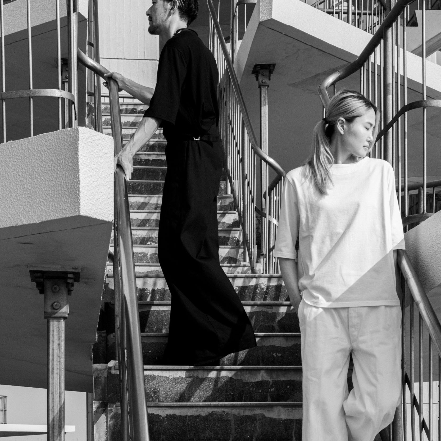 cleaveland    <br>  ”Out of everywhere”   <br> C/pullover Half sleeve Black