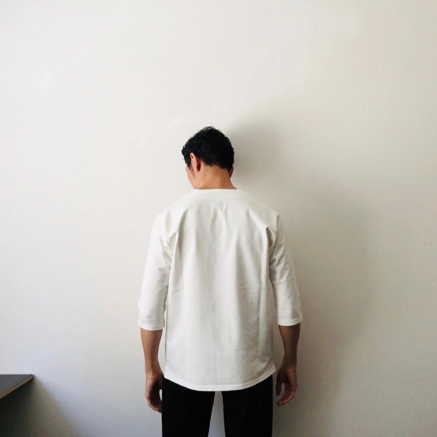 cleaveland   <br>   ”Out of everywhere”    <br> V/pullover 3/4sleeve Off white