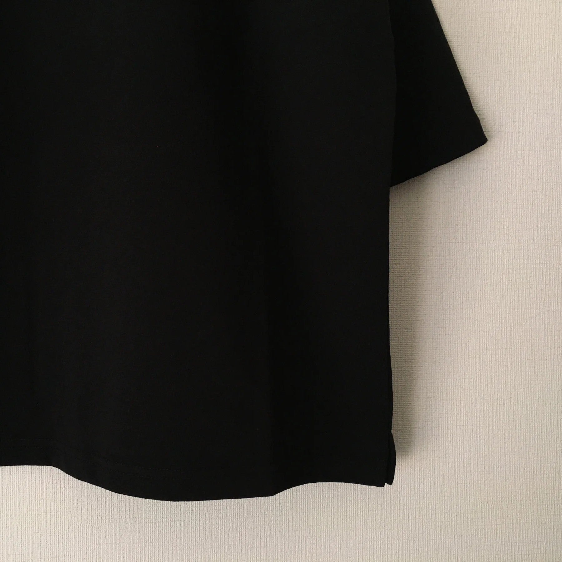 cleaveland    <br>  ”Out of everywhere”   <br> C/pullover Half sleeve Black