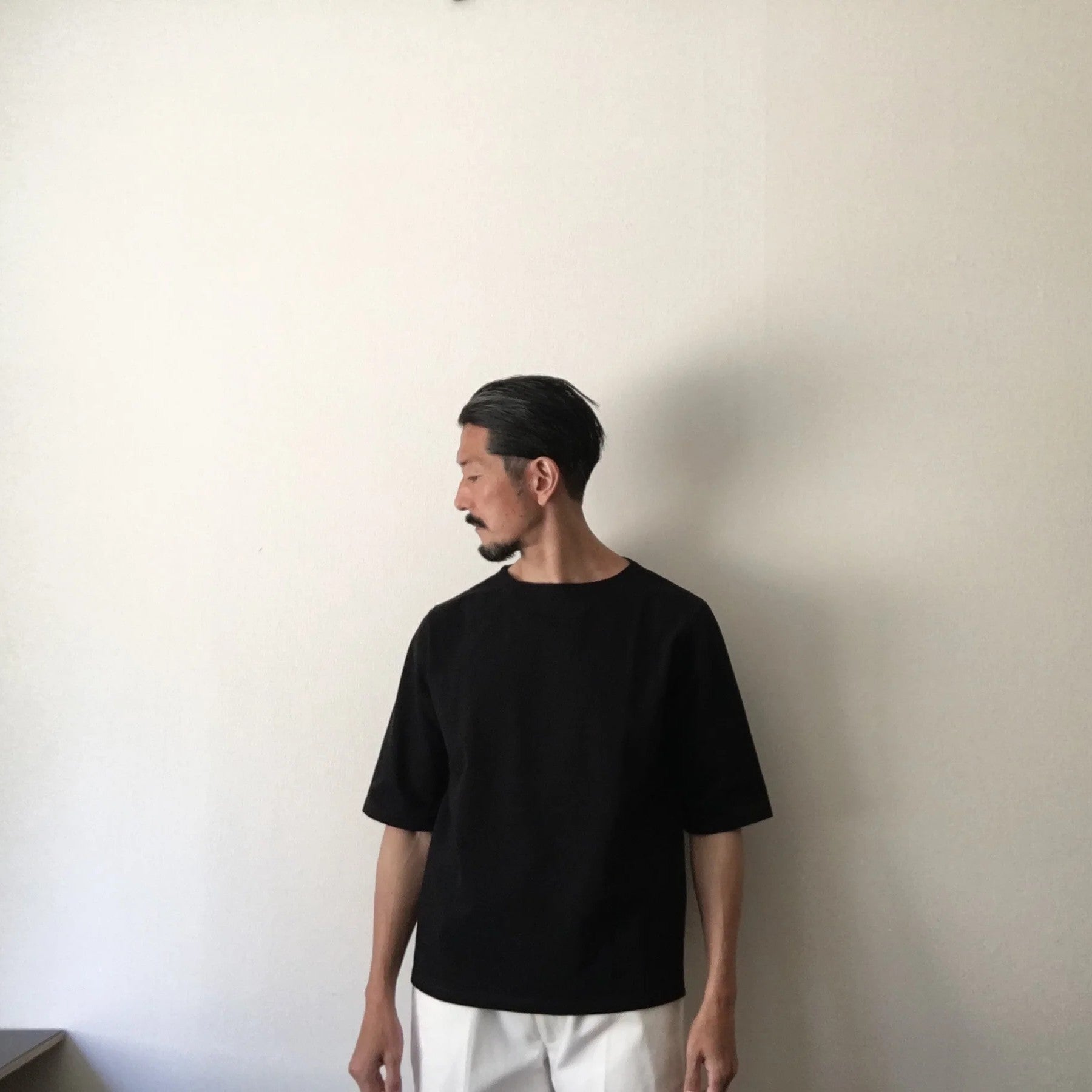 cleaveland    <br>  ”Out of everywhere”   <br> C/pullover Half sleeve Black