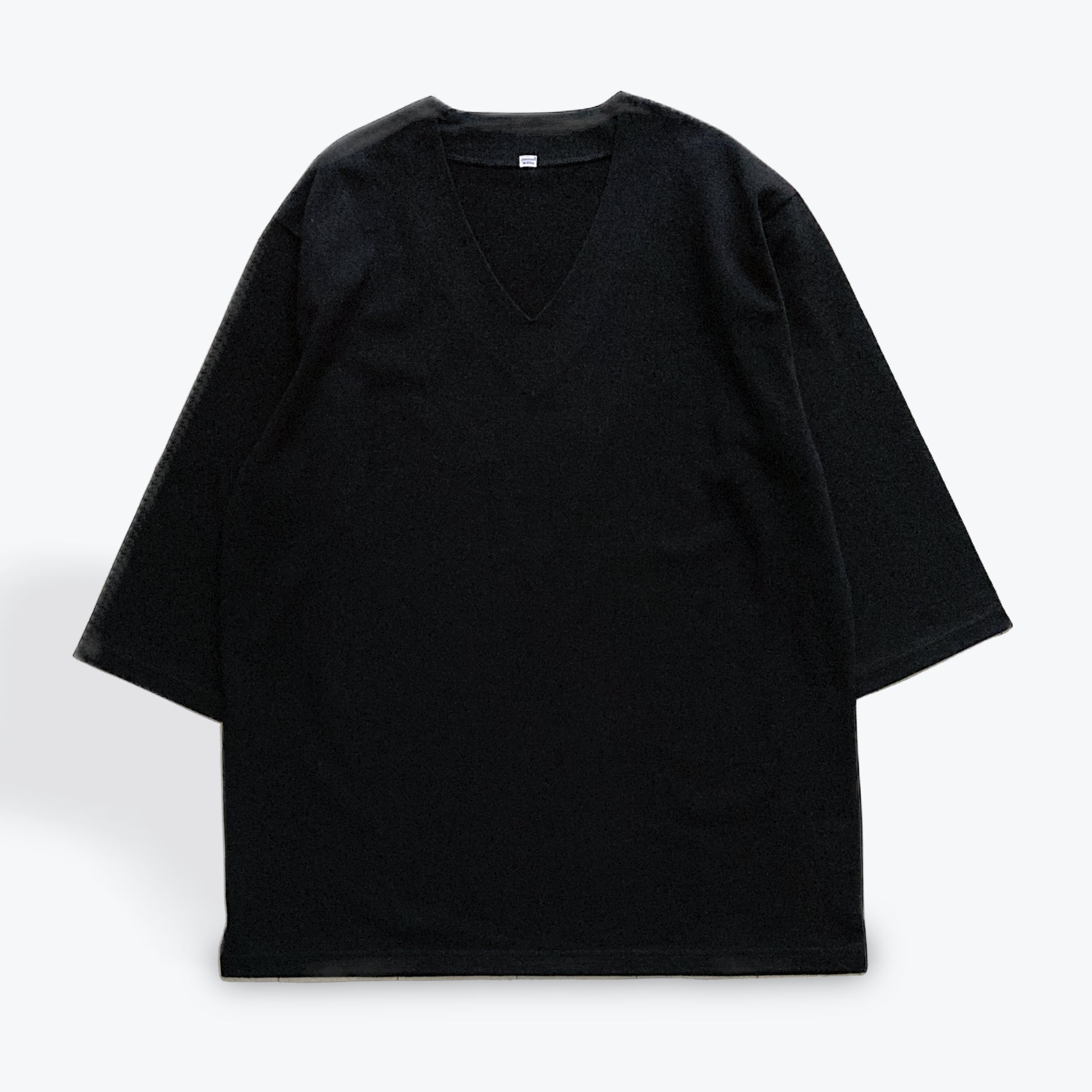 cleaveland   <br>   ”Out of everywhere”    <br> V/pullover 3/4sleeve Black