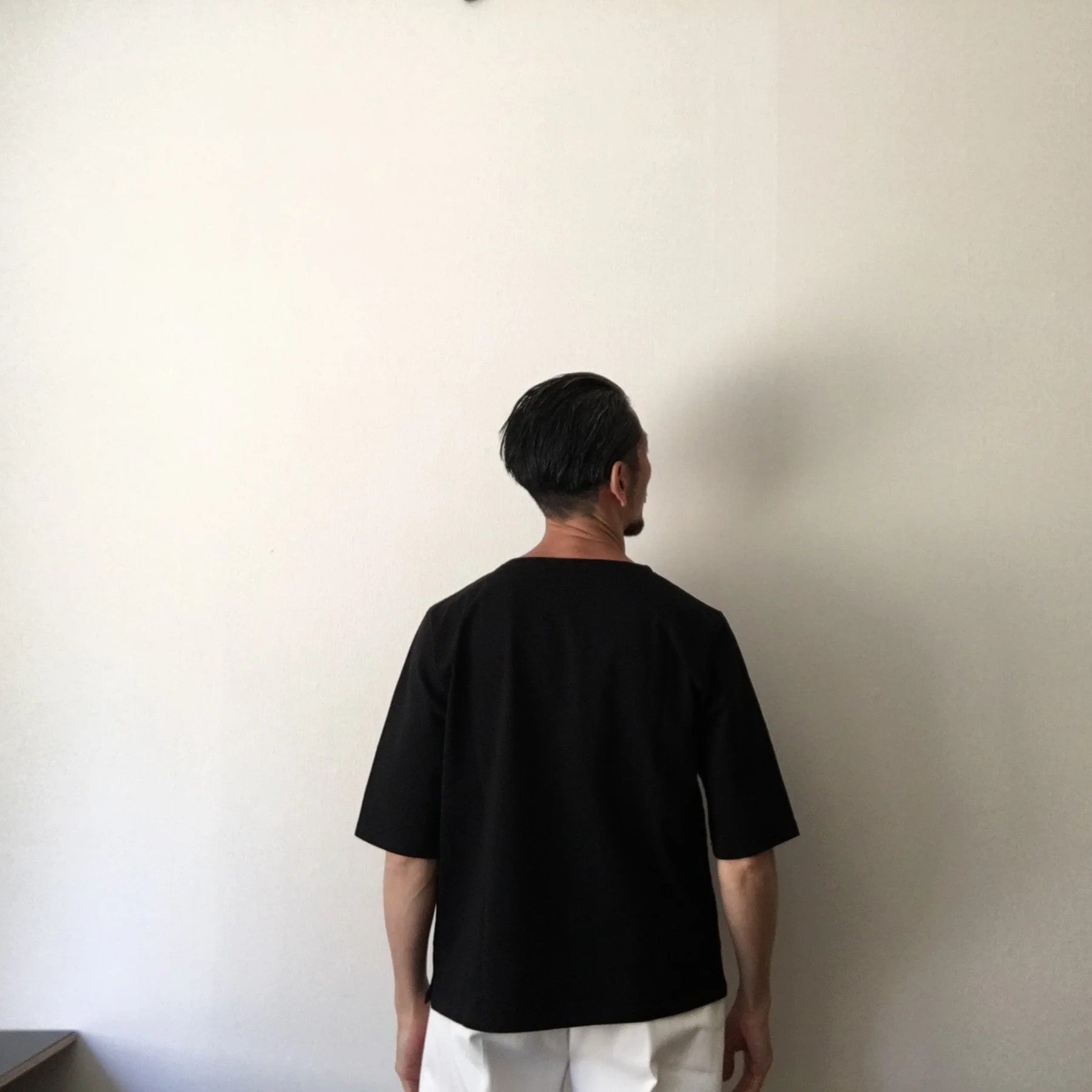 cleaveland    <br>  ”Out of everywhere”   <br> C/pullover Half sleeve Black