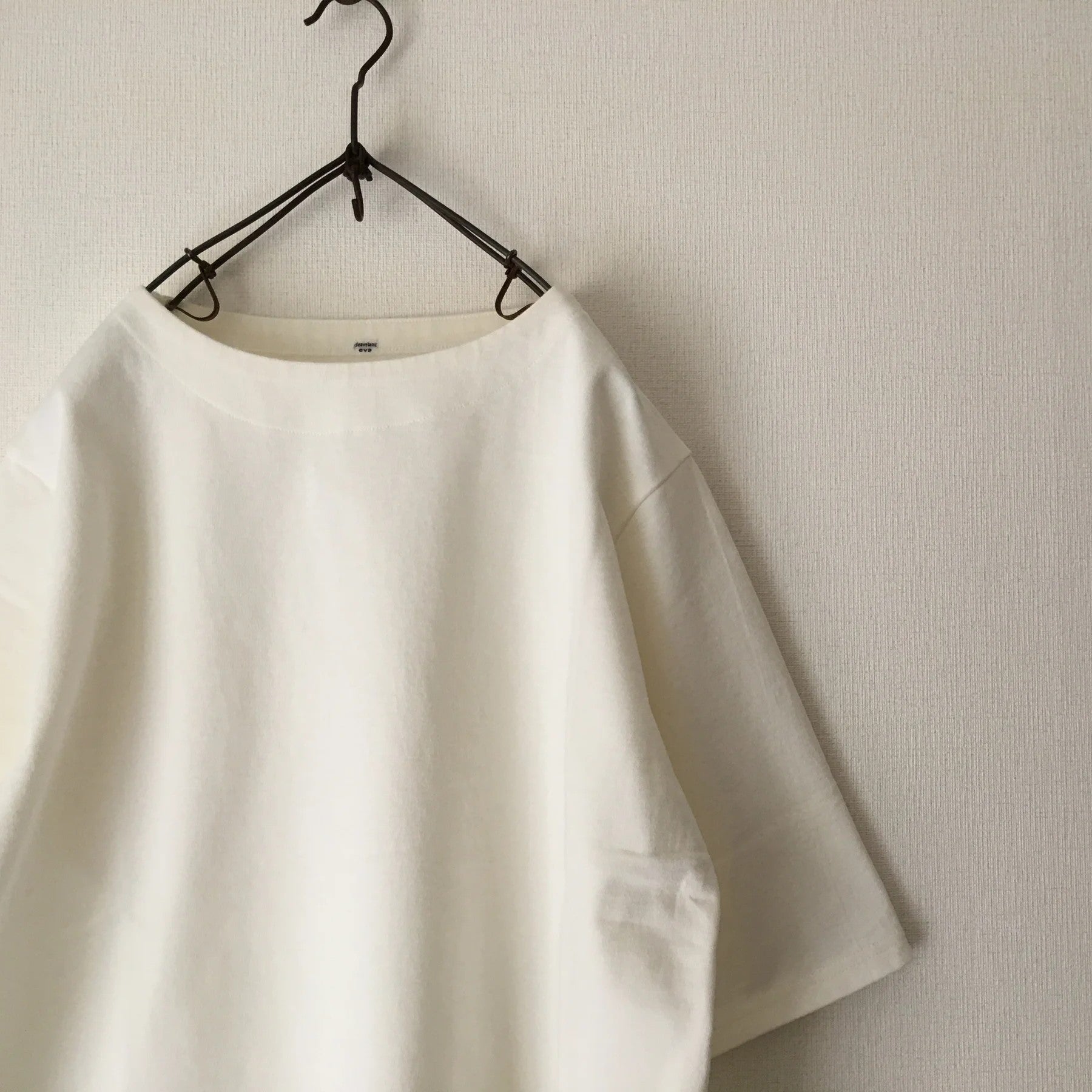 cleaveland   <br>   ”Out of everywhere”   <br> C/pullover Half sleeve Off white